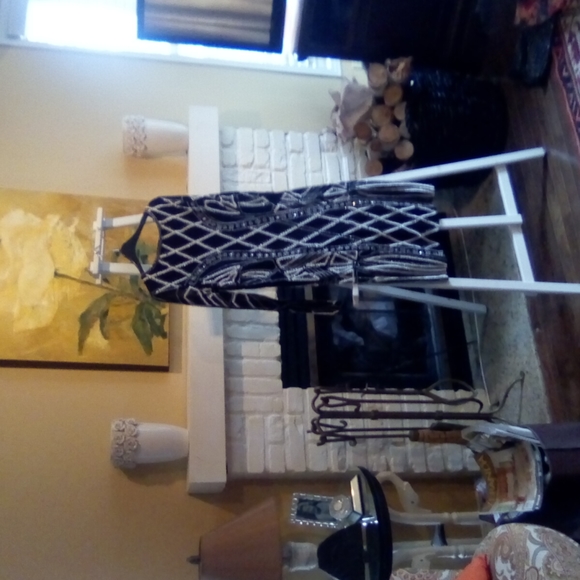 JS Collections knee length evening dress Size 8, sequins, beads and crystals. - Picture 3 of 3